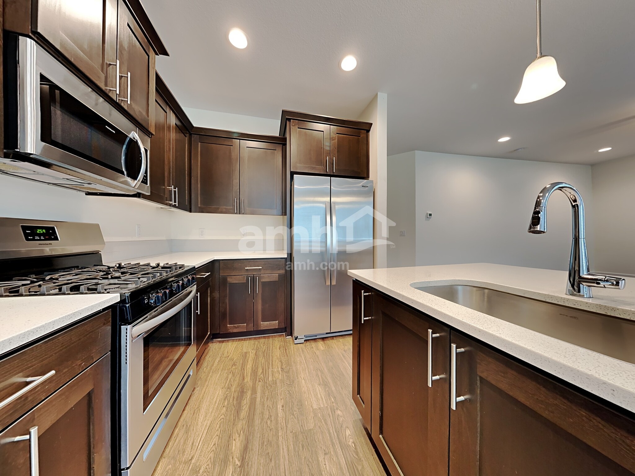 Building Photo - 1211 NE 12th St