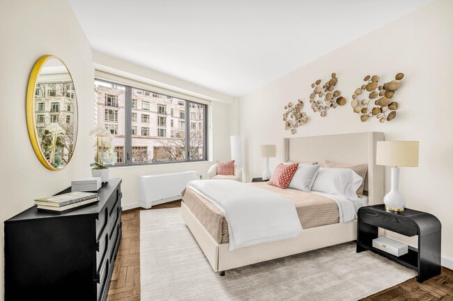 Building Photo - 62 W 62nd St
