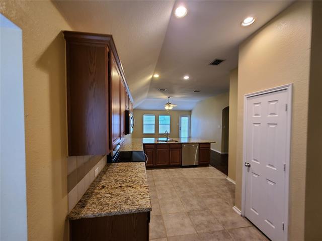 Building Photo - 1017 Pebblecreek Dr