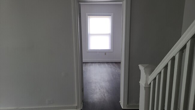 Building Photo - 197 Center St