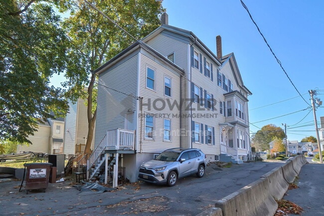 Building Photo - 14 Chester Ave