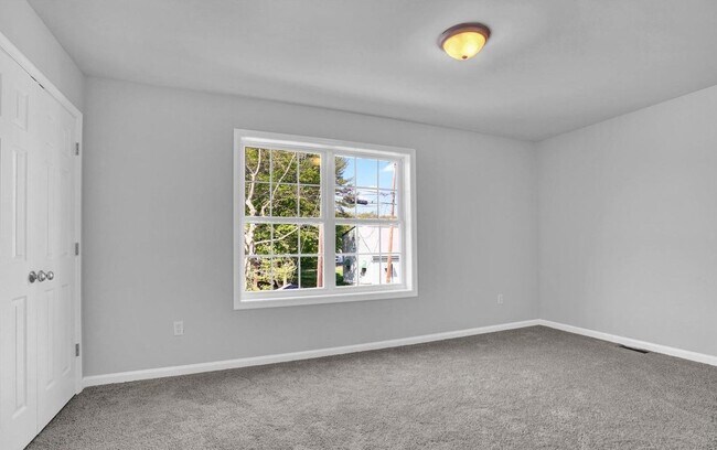 Building Photo - 2420 Lehman St