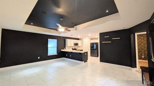 Building Photo - 151 Calvert Oaks Dr