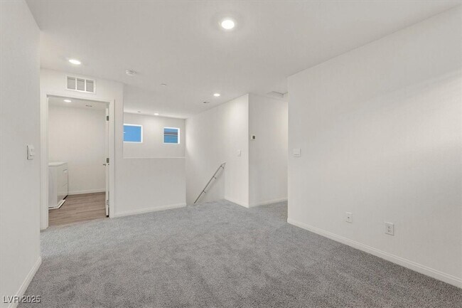 Building Photo - 502 Red Lovebird Ave