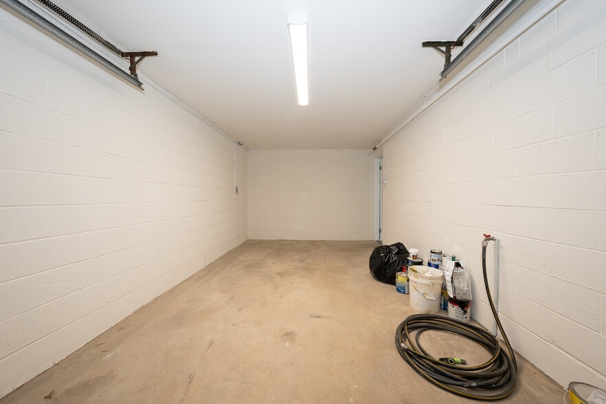 Building Photo - 503 Poplar Rd
