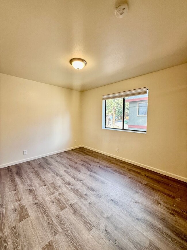 Building Photo - Lupin Apartments
