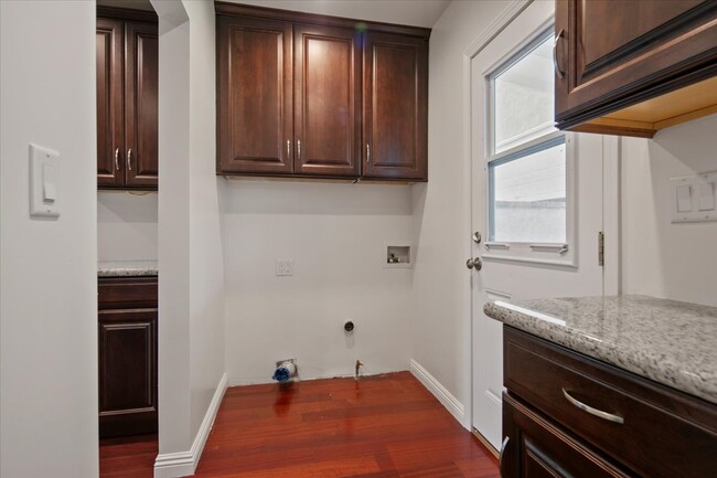 Building Photo - 1776 N Niagara St