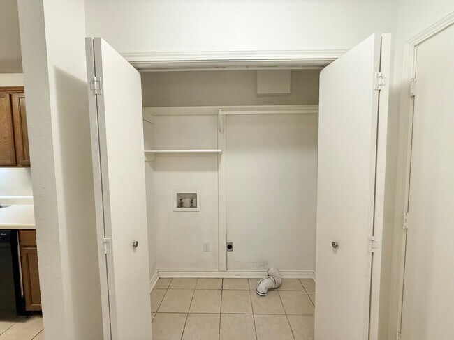 Building Photo - Available Now! 2 Bedroom 2 BathTownhome!