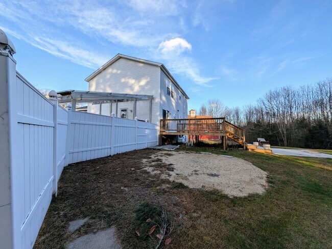 Building Photo - 35 Spiller Rd