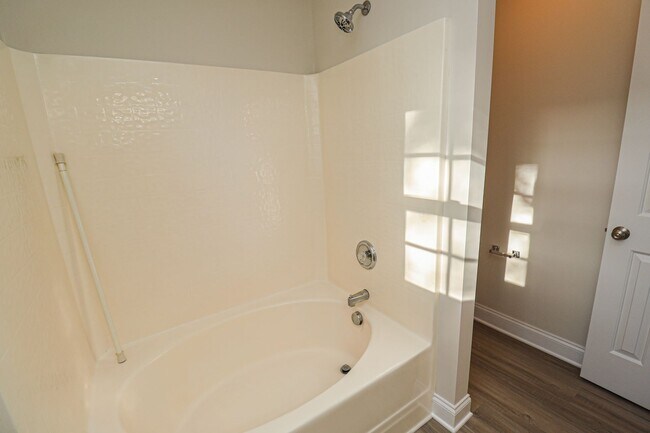 Building Photo - (Coming Soon) Charming 3 Bedroom Ranch in ...