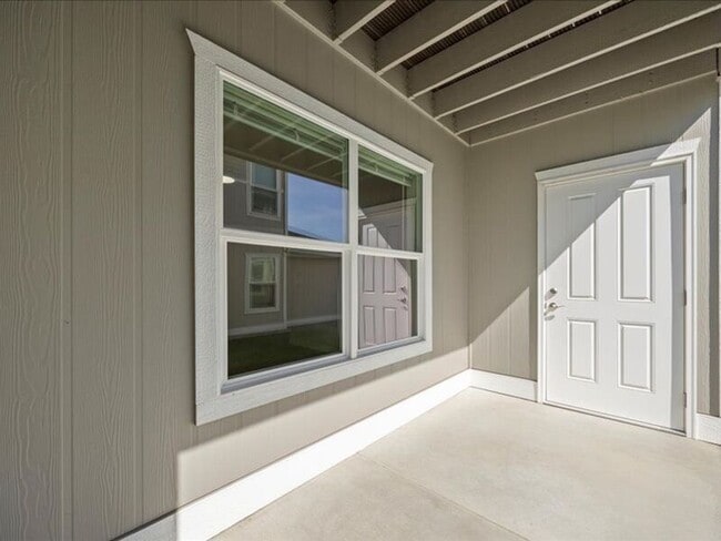 Building Photo - 6005C Chapel Hill Blvd