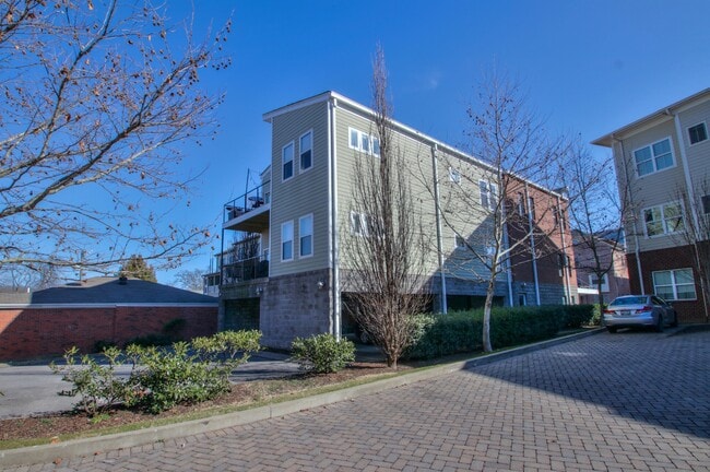 Building Photo - 3204 Long Blvd