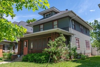 Building Photo - Near Northwest Neighborhood in South Bend 4 bedroom Craftsman style 2-story