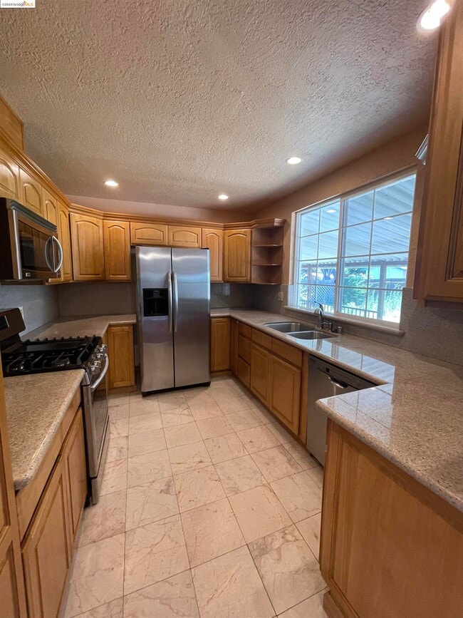 Building Photo - 73 Alvarado Ave