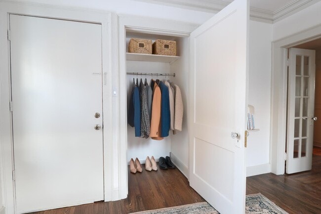 Building Photo - 2015 Court Ave