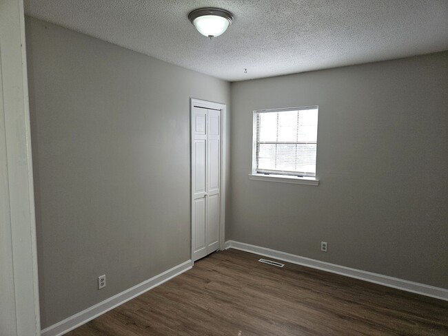 Building Photo - 131 Dolores Dr