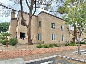 Building Photo - SPACIOUS 3 BEDROOM GROUND FLOOR CONDO