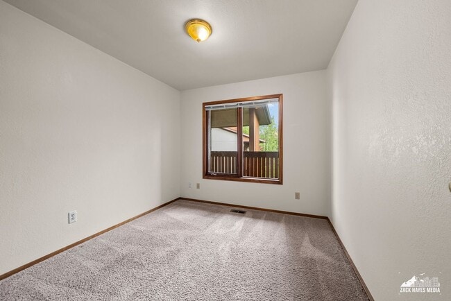 Building Photo - 7242 Foxridge Cir