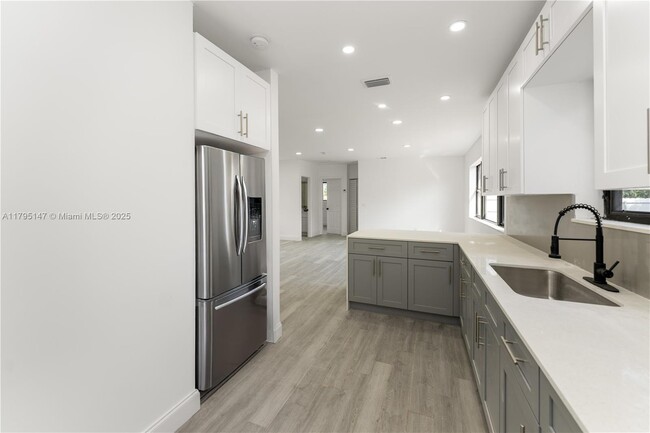 Building Photo - 11532 SW 136th Terrace