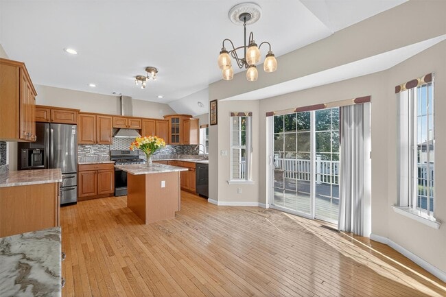 Building Photo - 5 Bridle Ct