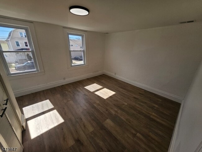 Building Photo - 611 New York Ave