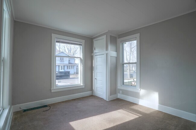 Building Photo - 616 Liberty St