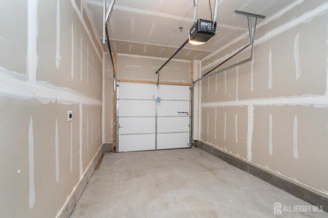 Building Photo - 620 Sadie Cir