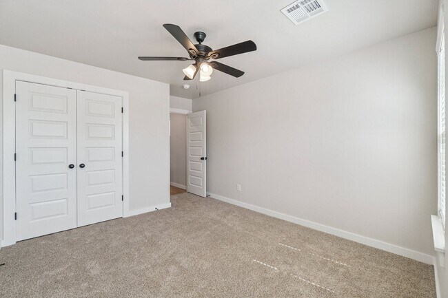Building Photo - **New tenant incentive! Receive ($1200 CREDIT) applied to 2nd month's rent! Don’t miss your chanc...