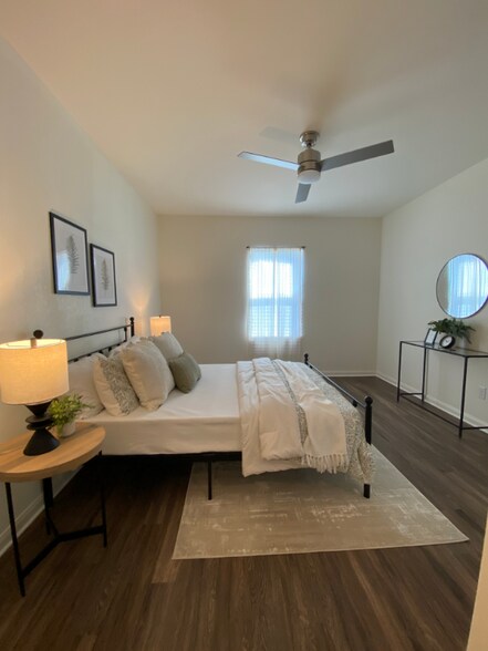 Building Photo - 5407 Malakoff Dr