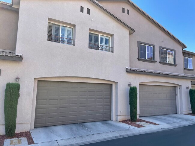 Building Photo - 11346 Bedford Commons Dr