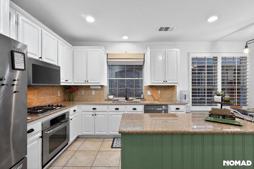 Building Photo - 1128 Wilson Dr