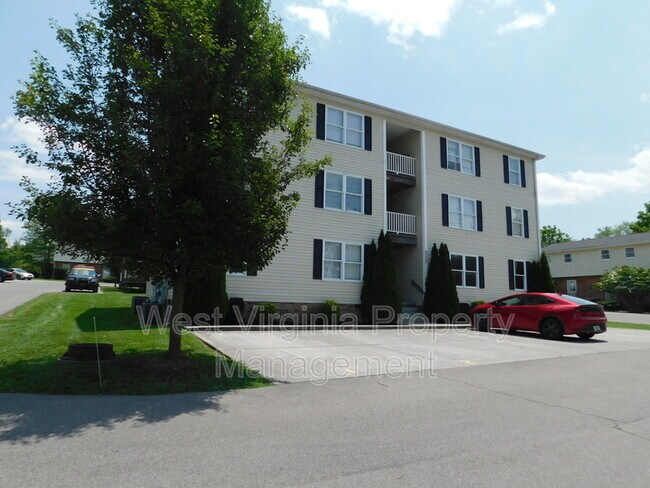 Building Photo - 210 Cardinal Wy