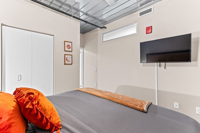 Building Photo - 201 S 1st St