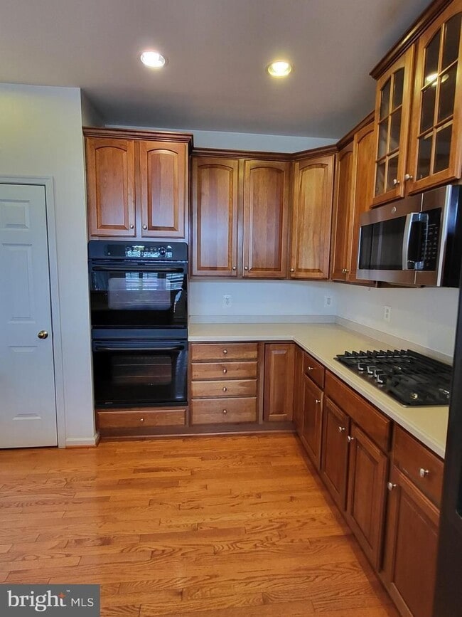 Building Photo - 3-Level Townhome at Lansdowne on the Potomac