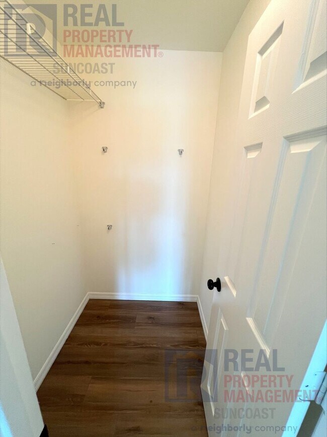 Building Photo - 2950 Pafko Dr