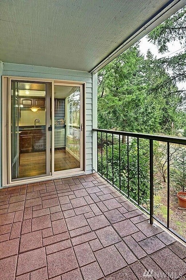 Building Photo - 1 Bed 1 Bath Condo Issaquah Sammamish Bluffs