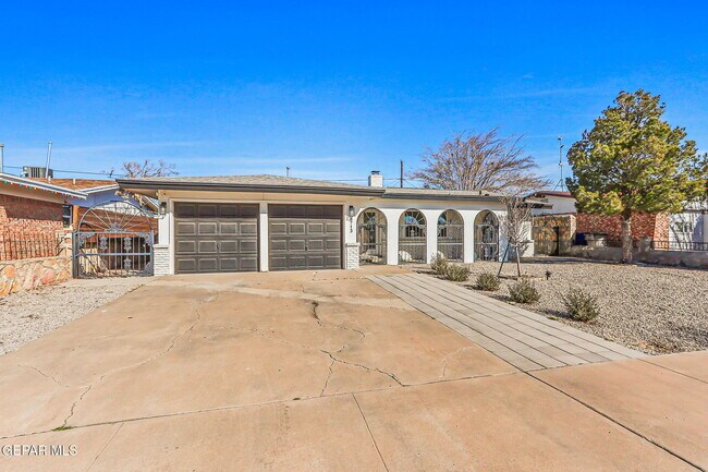 Building Photo - 5713 Creston Ave