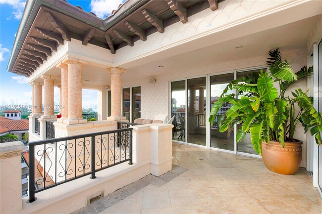 Building Photo - 7482 Fisher Island Dr