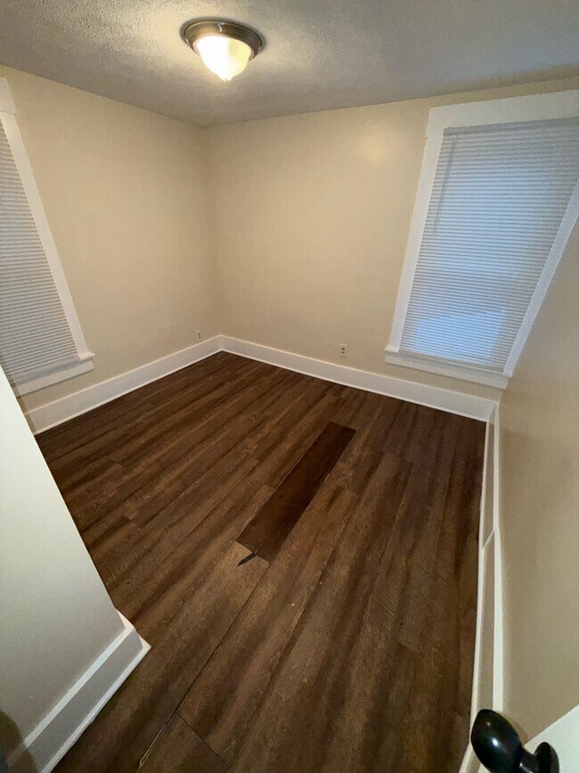 Building Photo - 2222 12th St SW