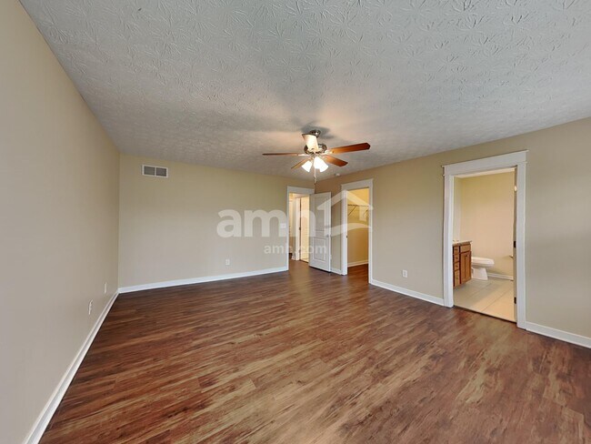 Building Photo - 1085 McCoy Dr