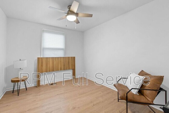 Building Photo - 1025 42nd Ave N