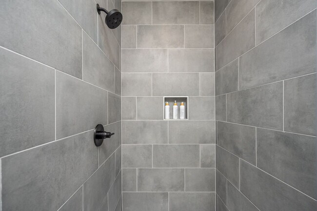 Building Photo - 2019 James St