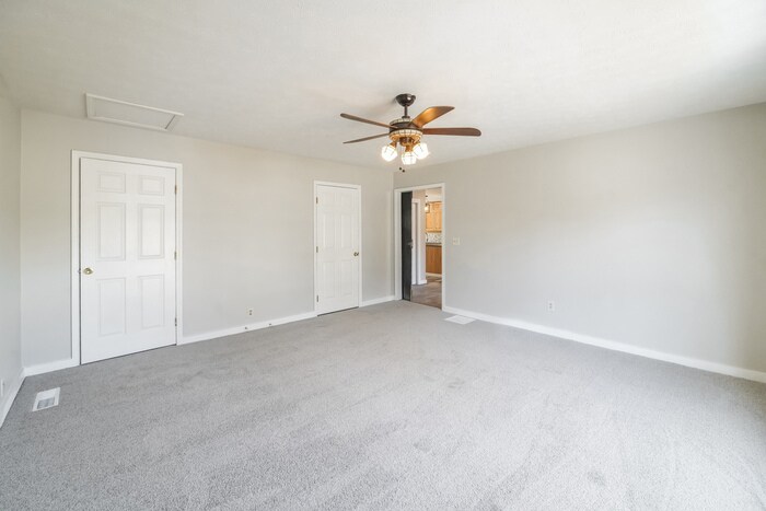 Building Photo - 250 Kendall Ln