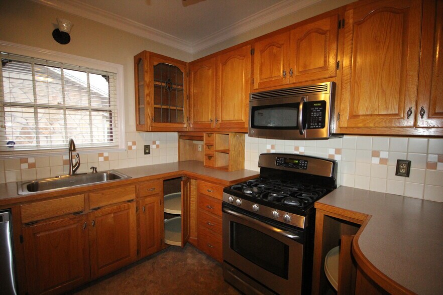 Building Photo - 139 Thomas Jefferson Dr