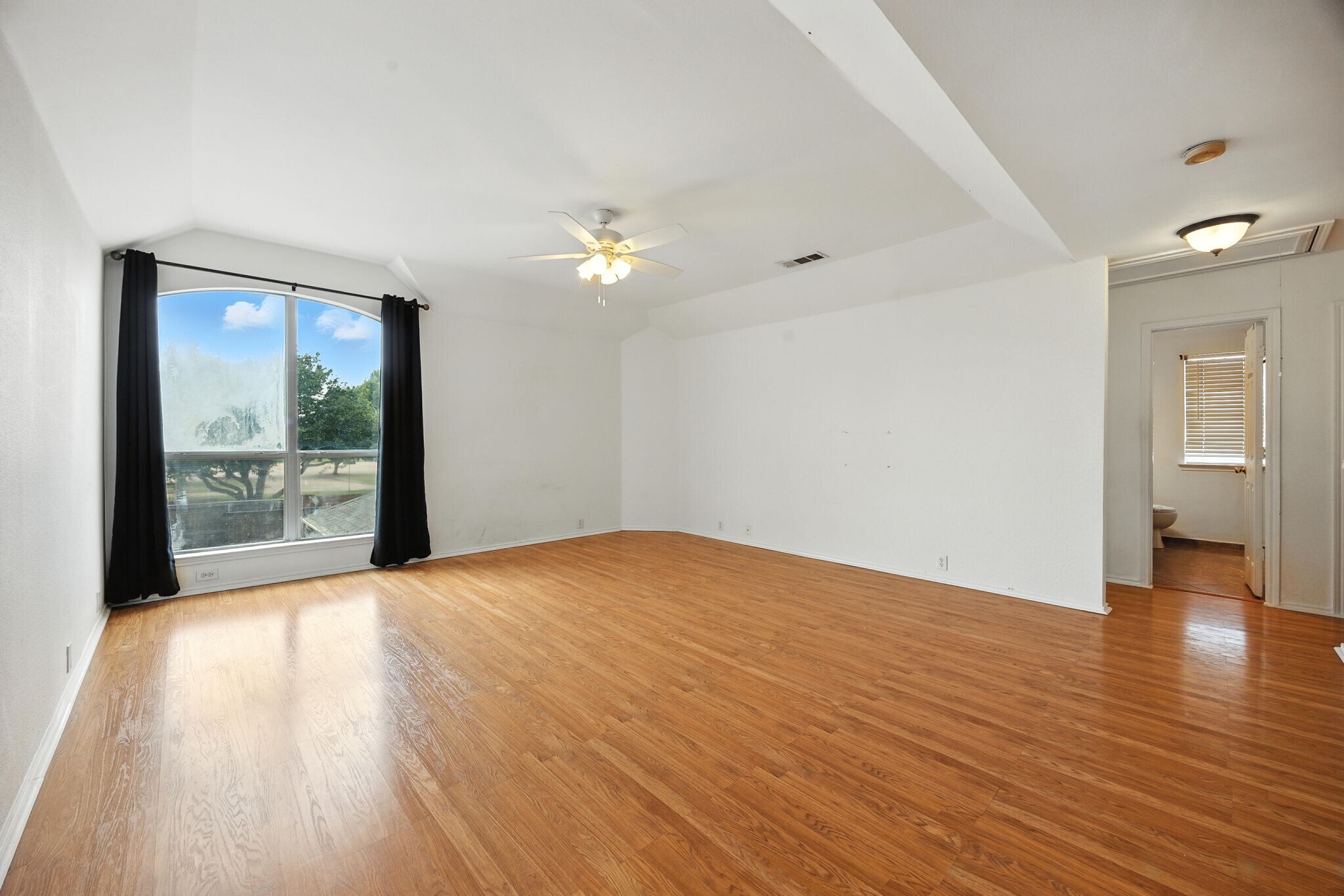 Building Photo - 6651 Canterbury Dr