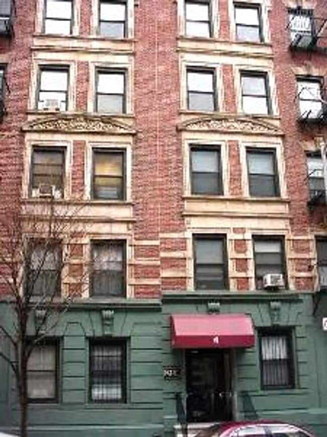 Primary Photo - 4 W 101st St