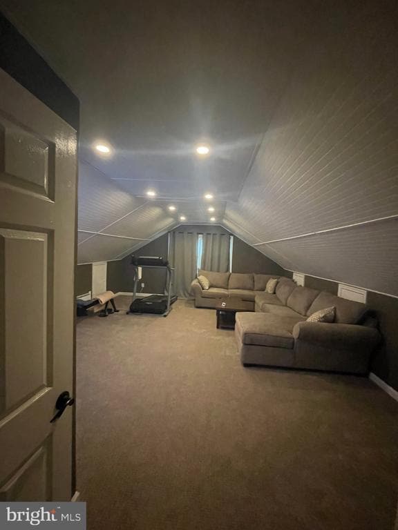 Building Photo - 1104 Dunvegan Rd