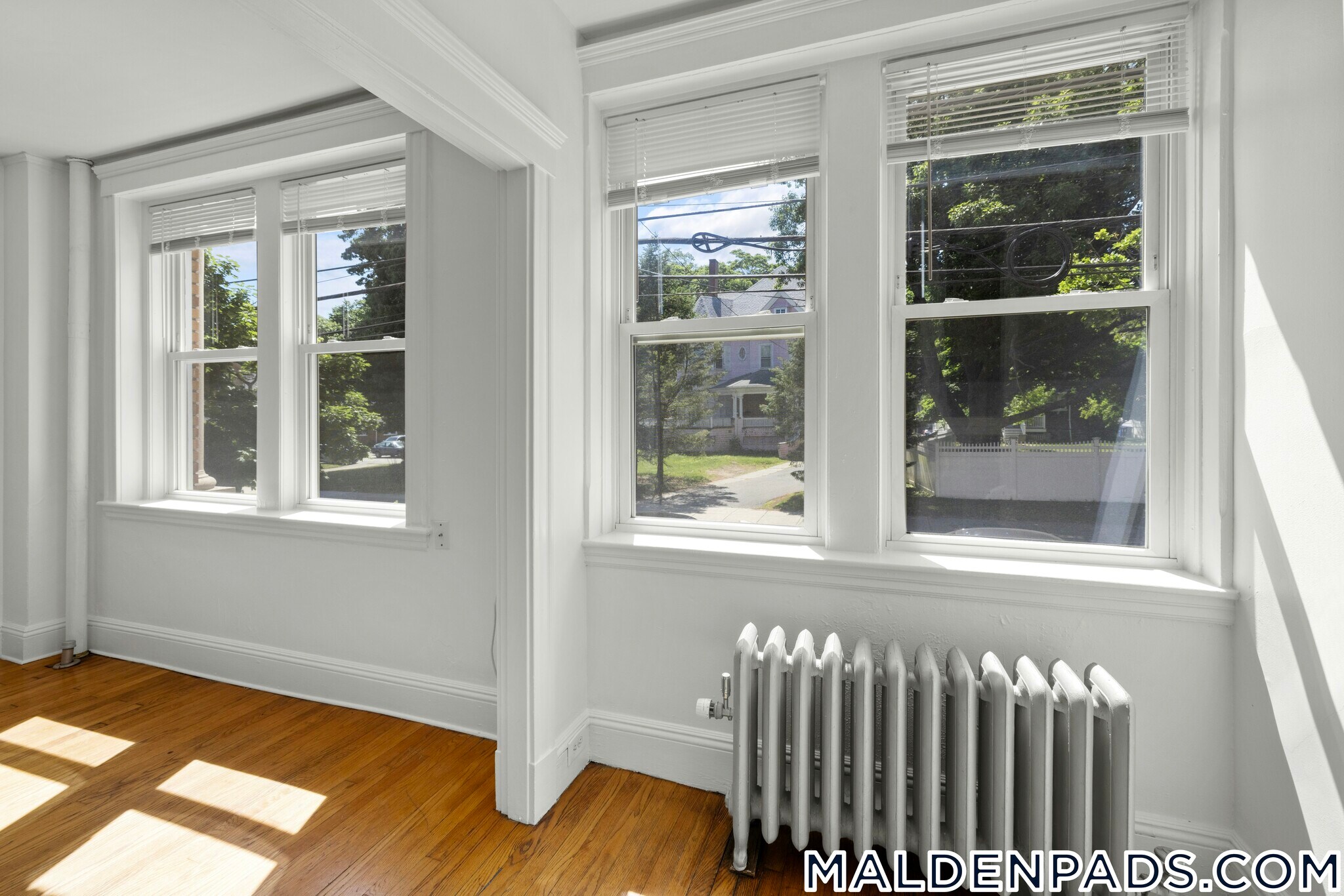 Building Photo - 172 Maple St