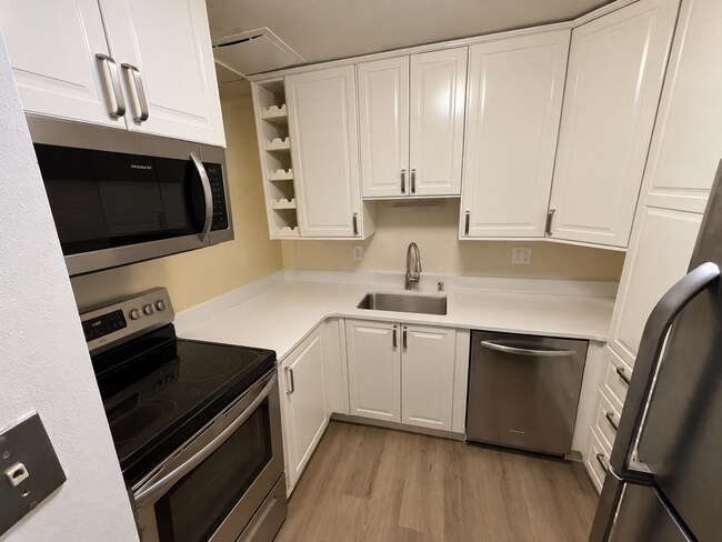 Building Photo - 4000 W Rivers Edge Cir