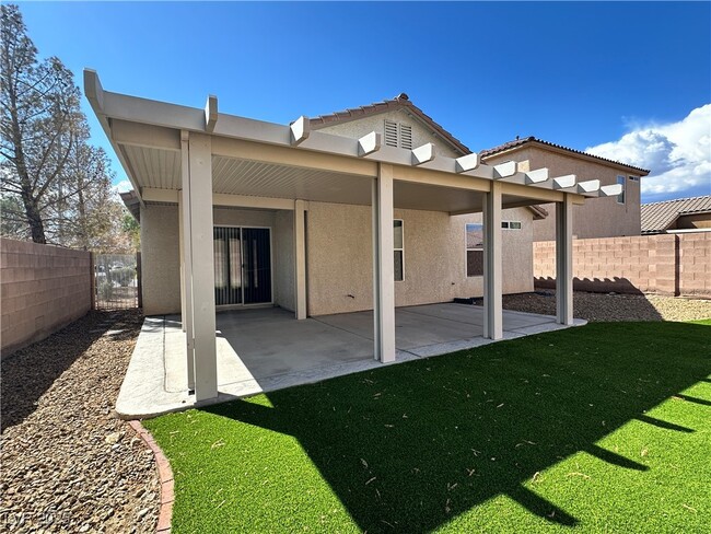 Building Photo - 6420 Kenya Springs St